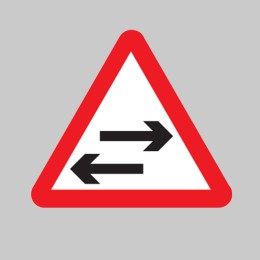 Two Way Traffic Crossing Ahead - Class RA1 - Temporary - 